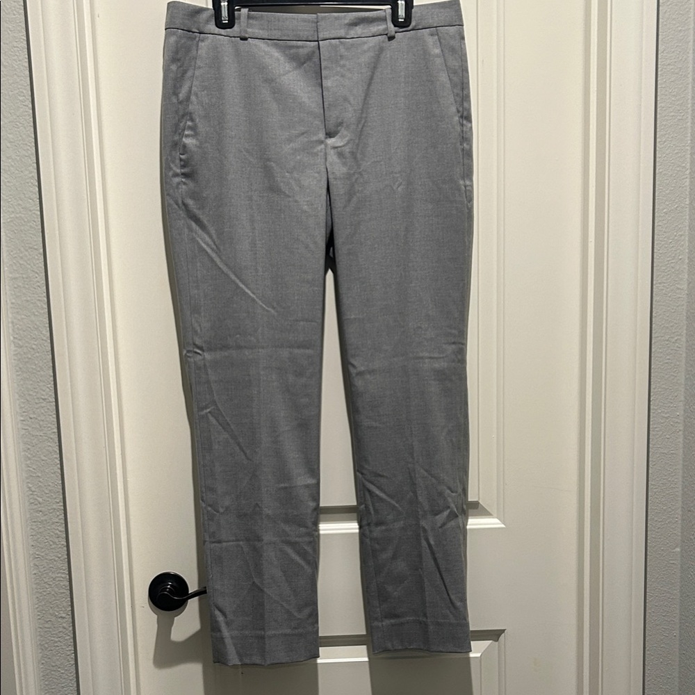 Banana Republic Factory Women’s “Ryan” fit  Light Gray Dress Pants
